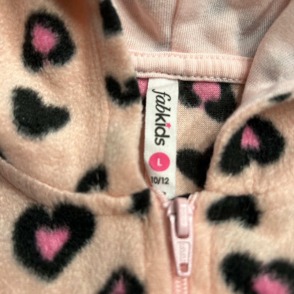 Fabkids Pink Heart Leopard Kids Onesie - Picture 4 of 5